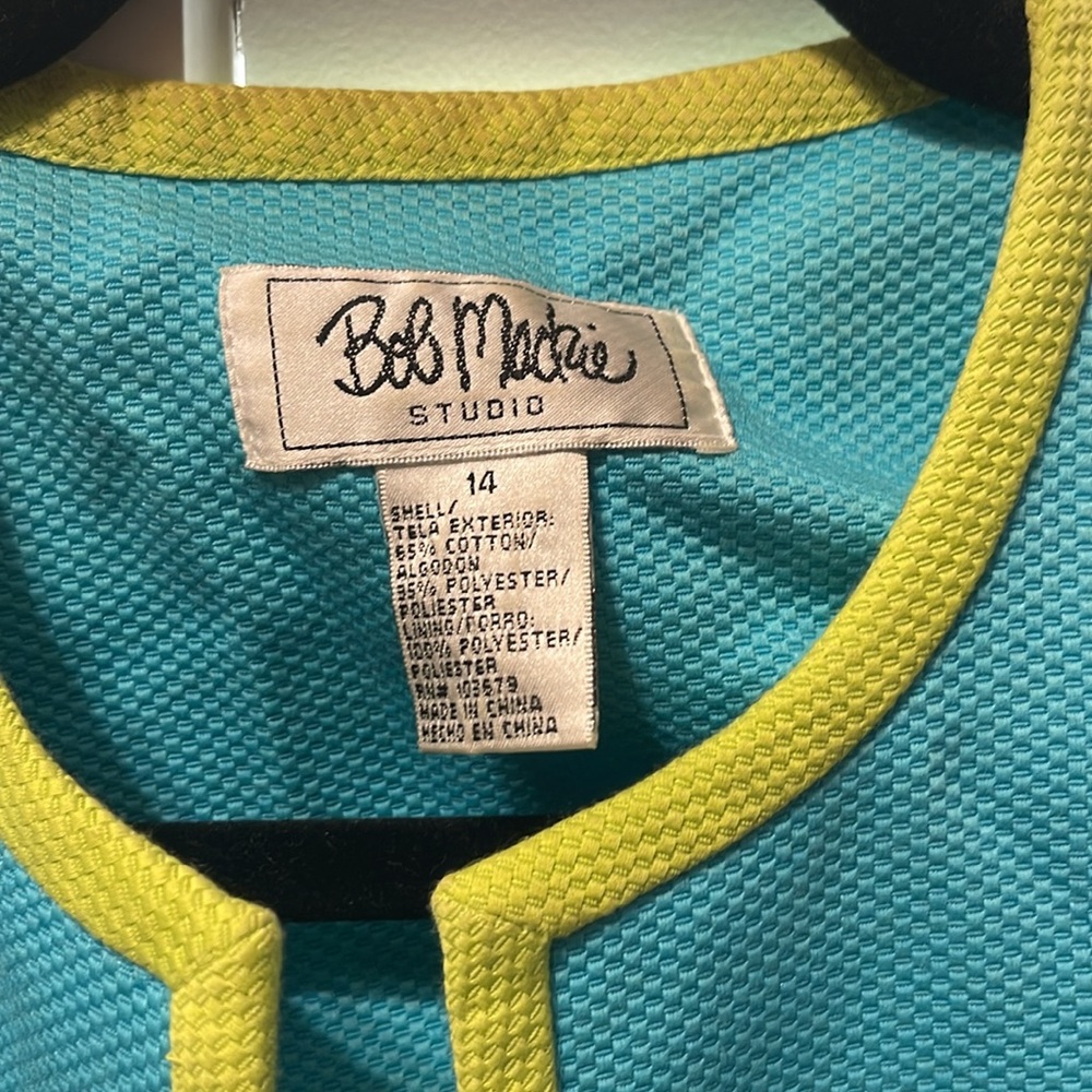 Bob Mackie light jacket with piping detail. Size 14 - Picture 2 of 3